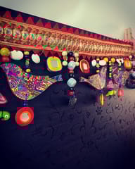 ' Birds at the beach' toran