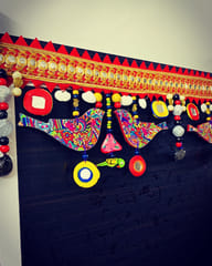 ' Birds at the beach' toran