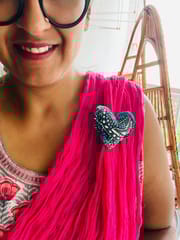 Monochrome mania heart brooch