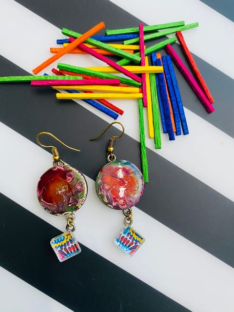 Mix media earrings in resin, glass and wood