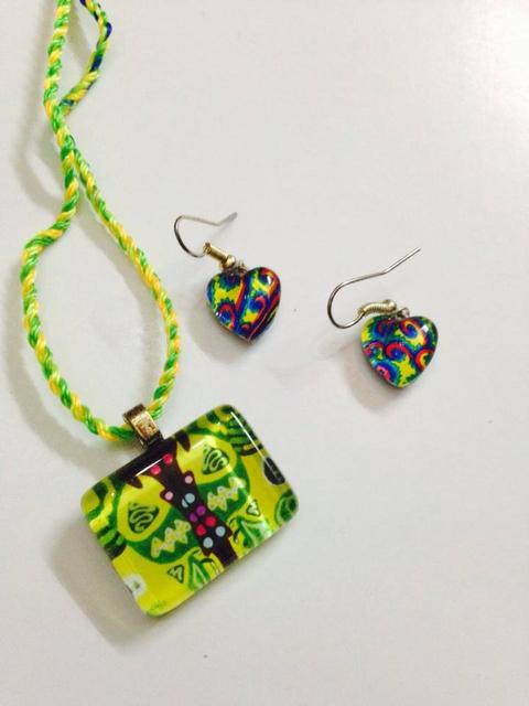 Mor-Pankh Glass Pendant and Earrings