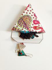 Peacock Plumes Triangle Gift Box