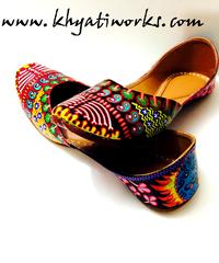 Handpainted Jutti