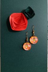 THE CRYSTAL BLOOM CIRCLE GLASS EARRING