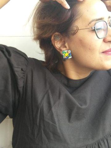 Honey Bee Studs