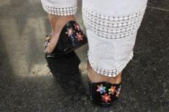 BLACK SWAN ~ Beautiful Handpainted Juttis