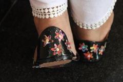 BLACK SWAN ~ Beautiful Handpainted Juttis