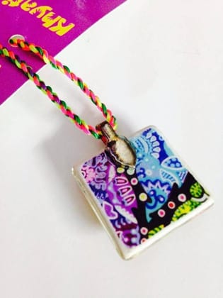 Snaky Square with a Vibgyor Reverse Glass Pendant