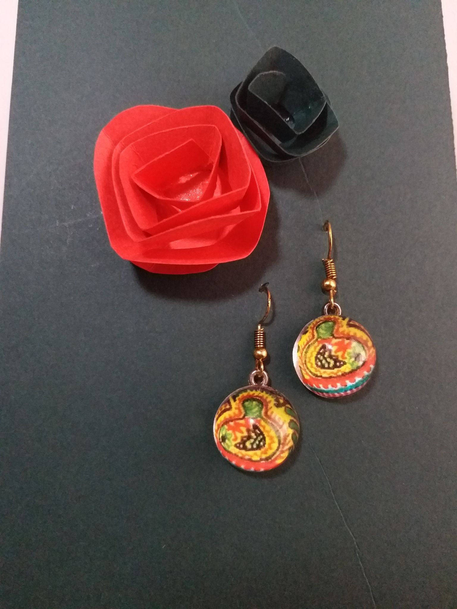 PRETTY LITTLE CIRCLE GLASS EARRINGS