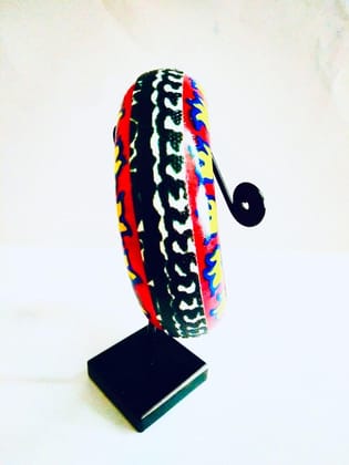 A QUIRKY AFFAIR - BLAZING RED BANGLE