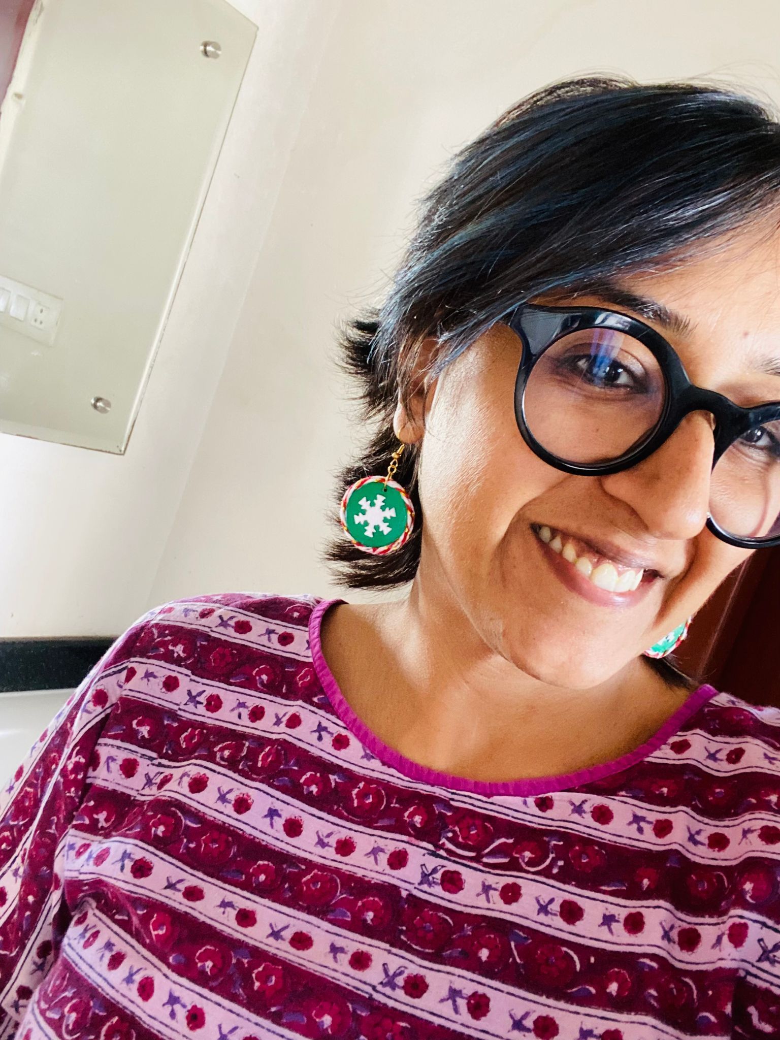 Cheer-Me-Up Christmas Earrings - Green