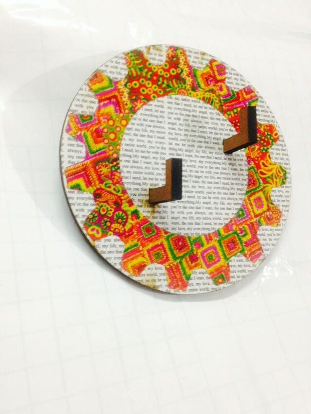 Key Holders - Gear Circle Text Base With Khyati's Phulkari Artwork Frame