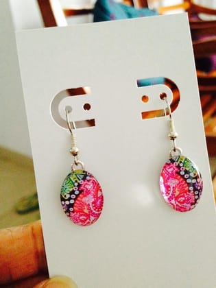 Blissful Oval Glass Earrings