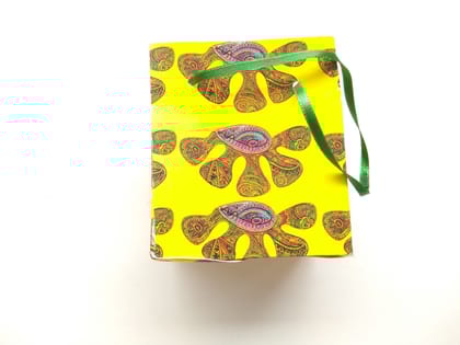 SUNSHINE YELLOW GIFT BAG - Small