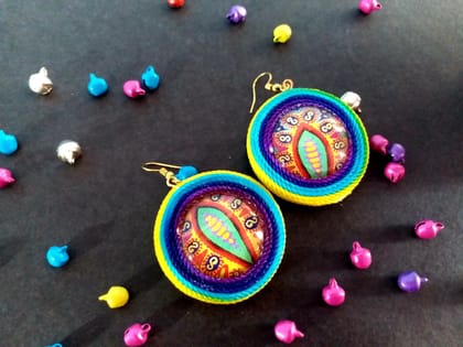 BRIGHT COLOR THREAD GLASS EARRINGS - CIRCLE SHAPED