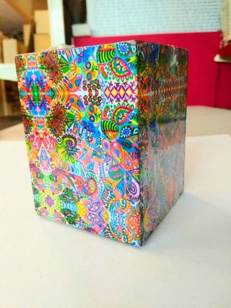 Summer Trail Pen stand