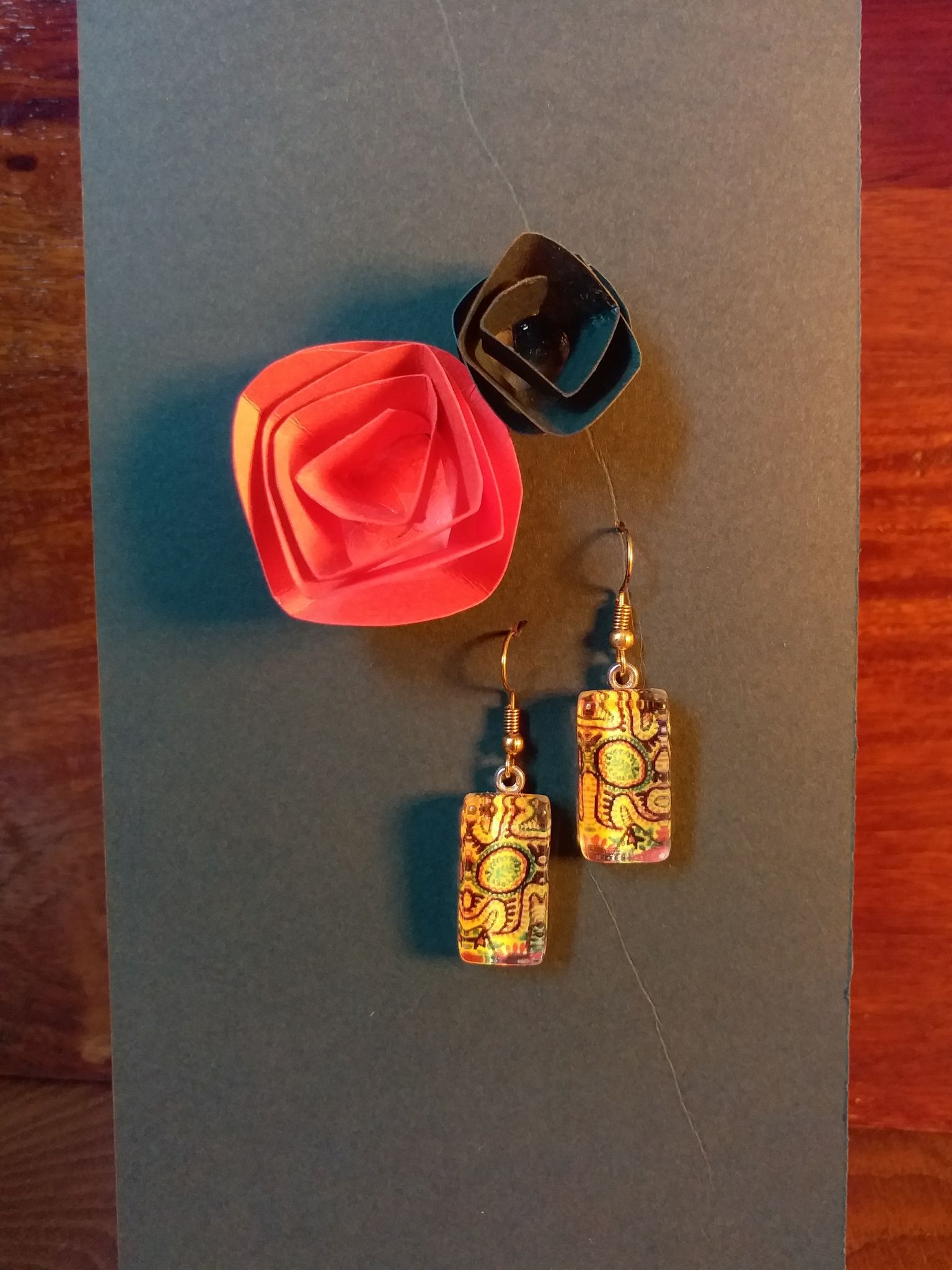 GREEN CHIC GLASS EARRINGS