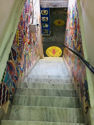 BOUTIQUE MURAL COLORFUL ABSTRACT