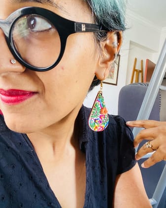 Honeyed’ teardrop clay earrings