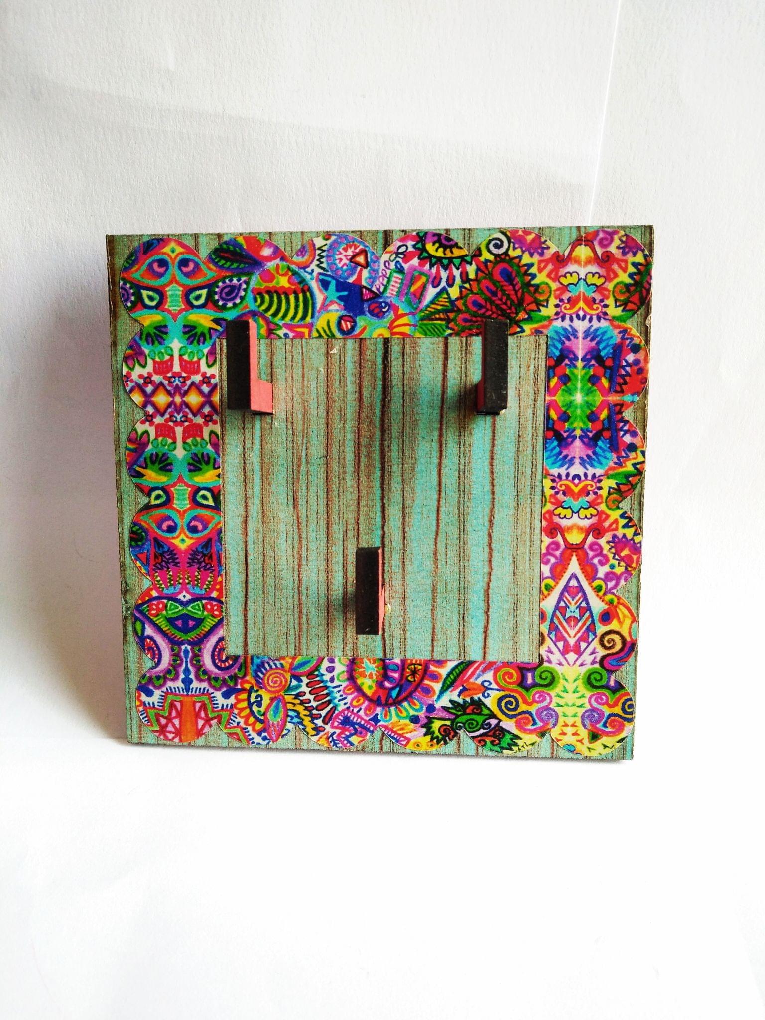 KEY HOLDER - SQUARE WOODEN BASE WITH SUMMER TRAIL ARTWORK FRAME