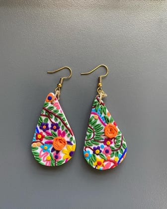 Honeyed’ teardrop clay earrings