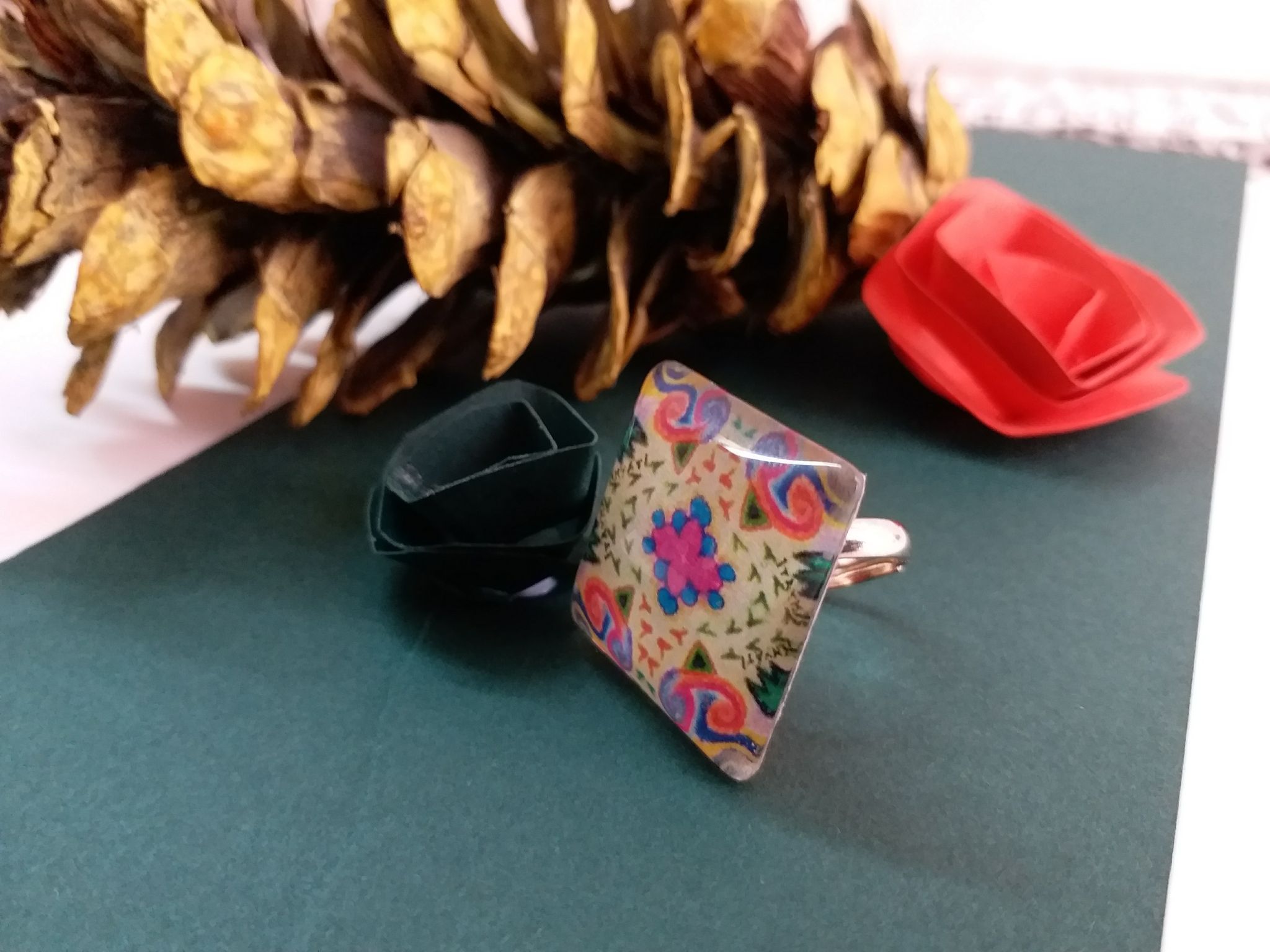 GLASS OF BEAUTY SQUARE RING