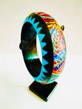 A Quirky Affair - Stylish Black Bangle